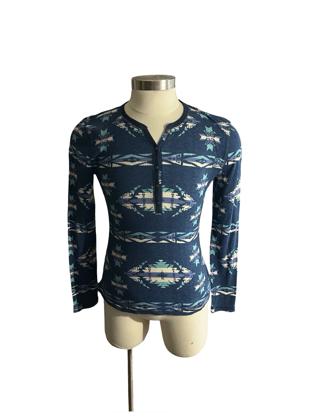 Chaps Southwestern Thermal Knit Henley Shirt Indigo Blue Pattern Sz M Boho NWT